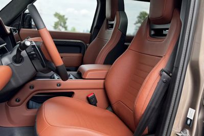 Land Rover Defender 110 4.4 P635 V8 mHEV Octa