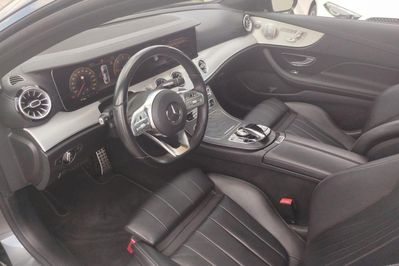 Mercedes Klasa E Coupe 220 d 4MATIC AMG Line