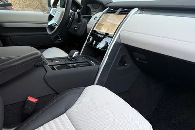 Land Rover Discovery D350 Dynamic HSE