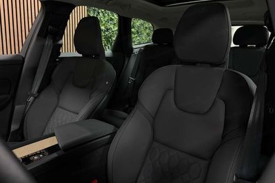 Volvo XC60 B5 AWD Ultra Dark