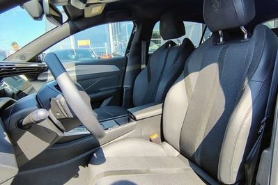 Peugeot 308 1.2 mHEV