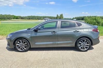 Hyundai i30 Fastback 1.5 T-GDI 48V Smart DCT