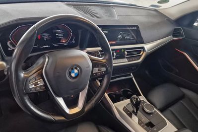 BMW Seria 3 320d xDrive Luxury Line aut