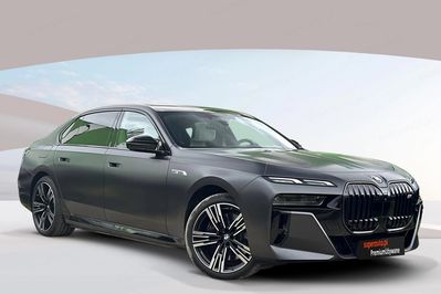 BMW Seria 7 M760e PHEV xDrive Individual Edition sport-aut