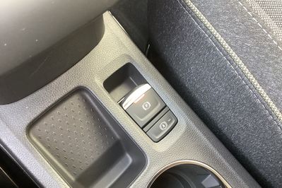 Renault Captur Techno 1.8 E-Tech Full Hybrid AT