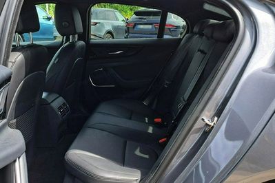 Jaguar XE D200 AWD SE