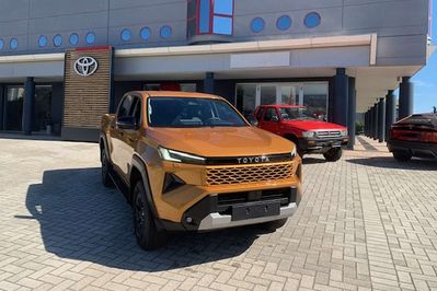 Toyota HiLux mHEV Double Cab Active 4x4 aut