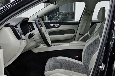 Volvo XC60 T5 Momentum Pro