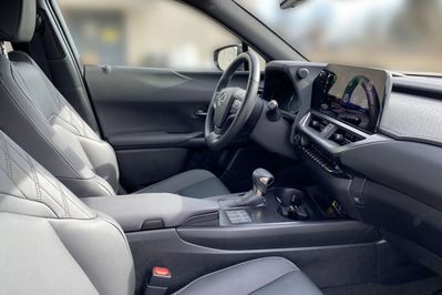 Lexus UX 250h GPF F Sport Design 2WD