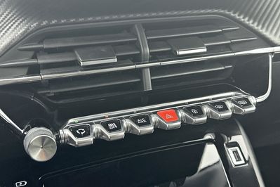 Peugeot 2008 Allure 1.2 PureTech EAT8