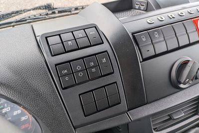 Iveco Eurocargo ML 75E19/P + Winda