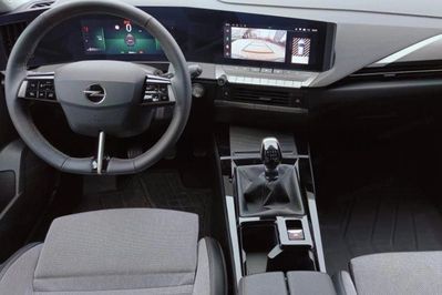 Opel Astra 1.2 T Elegance