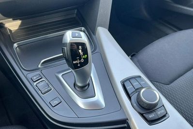 BMW Seria 3 Gran Turismo 320i Advantage aut