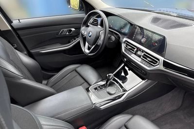 BMW Seria 3 320i
