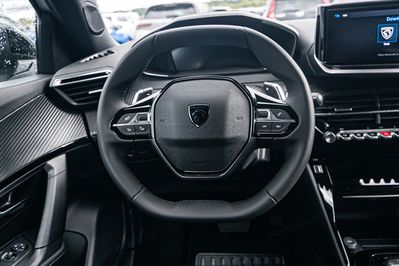 Peugeot 2008 Allure EAT8 1.2 PureTech