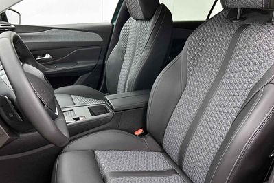 Peugeot 308 Allure 1.2 mHEV e-DCS6
