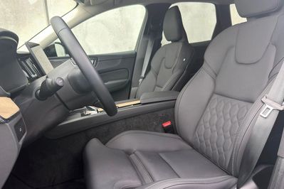 Volvo XC60 B5 B AWD Plus Dark aut