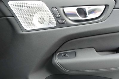 Volvo XC60 T6 Plug-In Hybrid AWD Ultra Dark