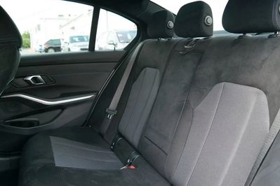 BMW Seria 3 318i M Sport aut