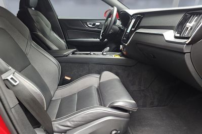 Volvo V60 CC Plus B5 B AWD