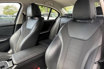 BMW Seria 3 318i