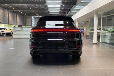 Porsche Cayenne Black Edition