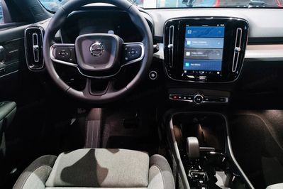 Volvo XC40 B3 Plus Dark