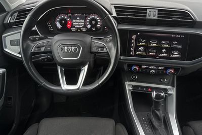 Audi Q3 35 TFSI mHEV S-Line S tronic