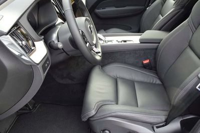 Volvo XC60 B5 AWD Ultra Dark