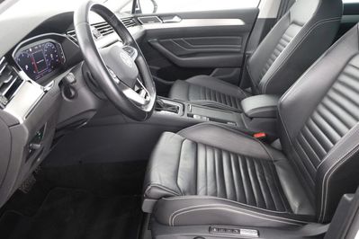 Volkswagen Passat 2.0 TDI 4Mot. Elgance DSG