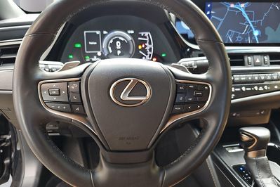 Lexus ES 300H Business Edition