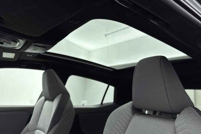 Toyota C-HR + Executive BEV