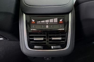 Volvo XC90 T8 AWD Plug-In Hybrid Ultra Dark 7os aut