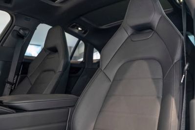 Porsche Panamera 4 E-Hybrid