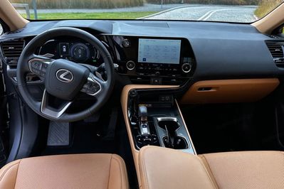 Lexus NX 350h Prestige 2WD
