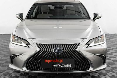 Lexus ES 300h Business Edition +