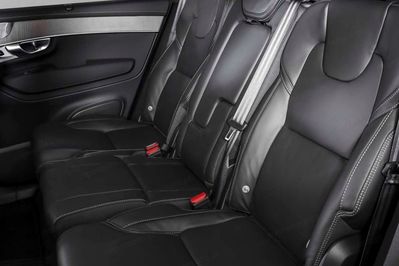 Volvo XC90 T8 AWD Plug-In Hybrid Ultra Dark 7os