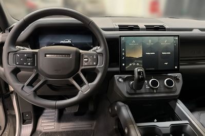 Land Rover Defender 90 Hardtop 3.0 D250 mHEV X-Dynamic SE