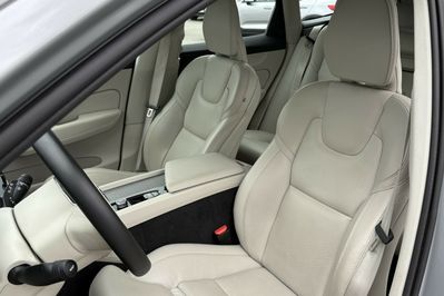 Volvo XC60 B4 D Plus Dark aut