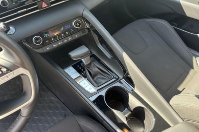 Hyundai Elantra Smart 1.6  CVT