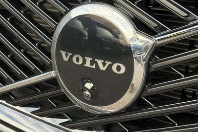 Volvo XC60 B5 AWD Ultra Dark
