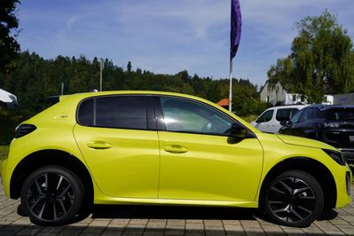 Peugeot 208 GT e-DCS6 1.2 mHEV