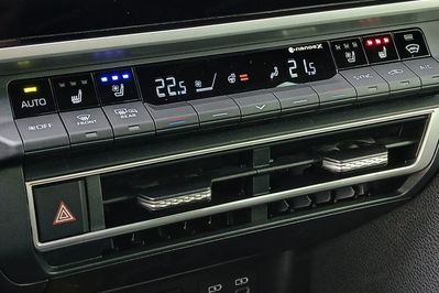 Toyota Camry 2.5 Hybrid Executive e-CVT