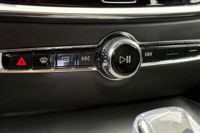 Volvo V60 B4 B Plus Dark