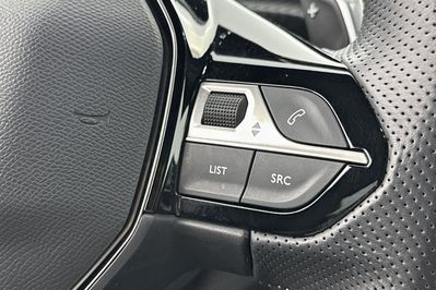 Peugeot 2008 GT 1.2 PureTech EAT8