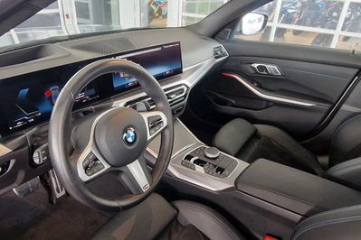 BMW Seria 3 318i M Sport aut
