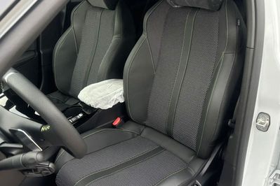 Peugeot 2008 GT e-DCS 1.2 mHEV