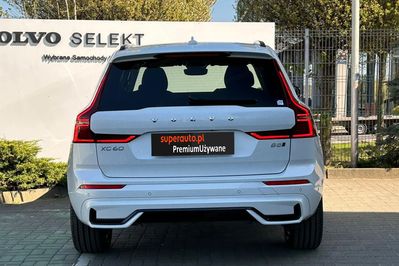Volvo XC60 B5 B AWD Plus Dark aut
