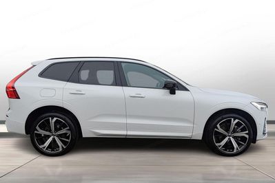 Volvo XC60 B5 B AWD Ultra Dark