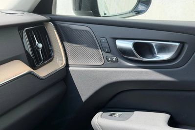 Volvo XC60 B5 B AWD Plus Dark